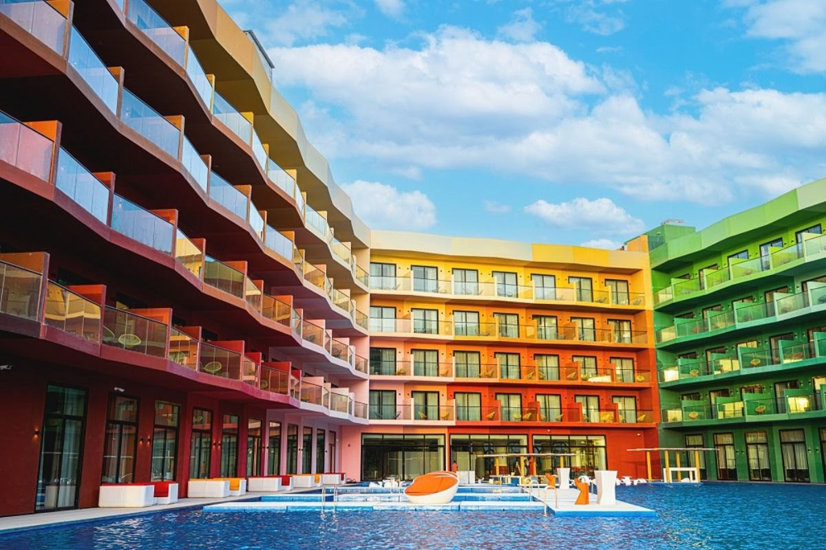 THE HEART OF EUROPE "Artist Hotel", a development in Dubai