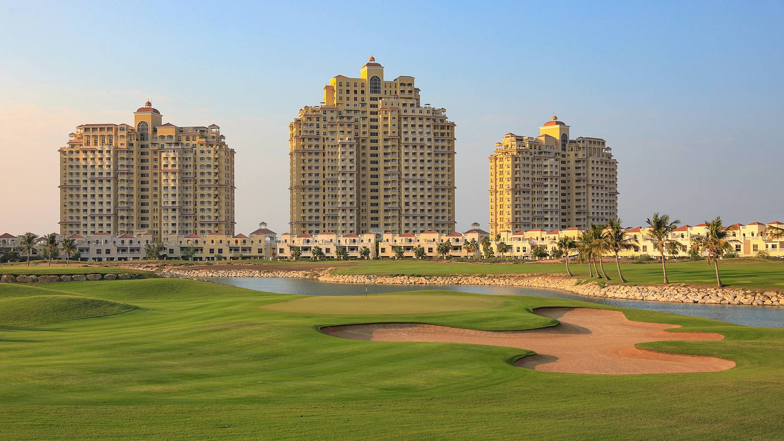 Golf Apartments, a development in Al Jazeera Al Hamra, Dubai, photo 3